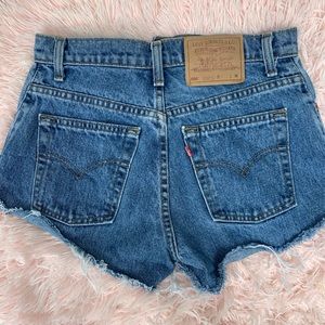 High waisted Levi shorts